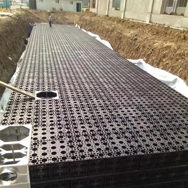 Пластиковый подземный дренажный колодец и модульные резервуары Soakwell